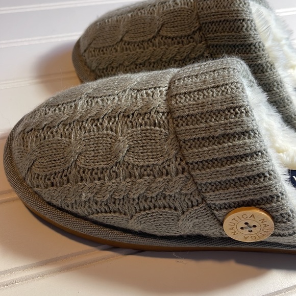 Like new nautica cable slippers gray size 5-6 - Picture 3 of 7